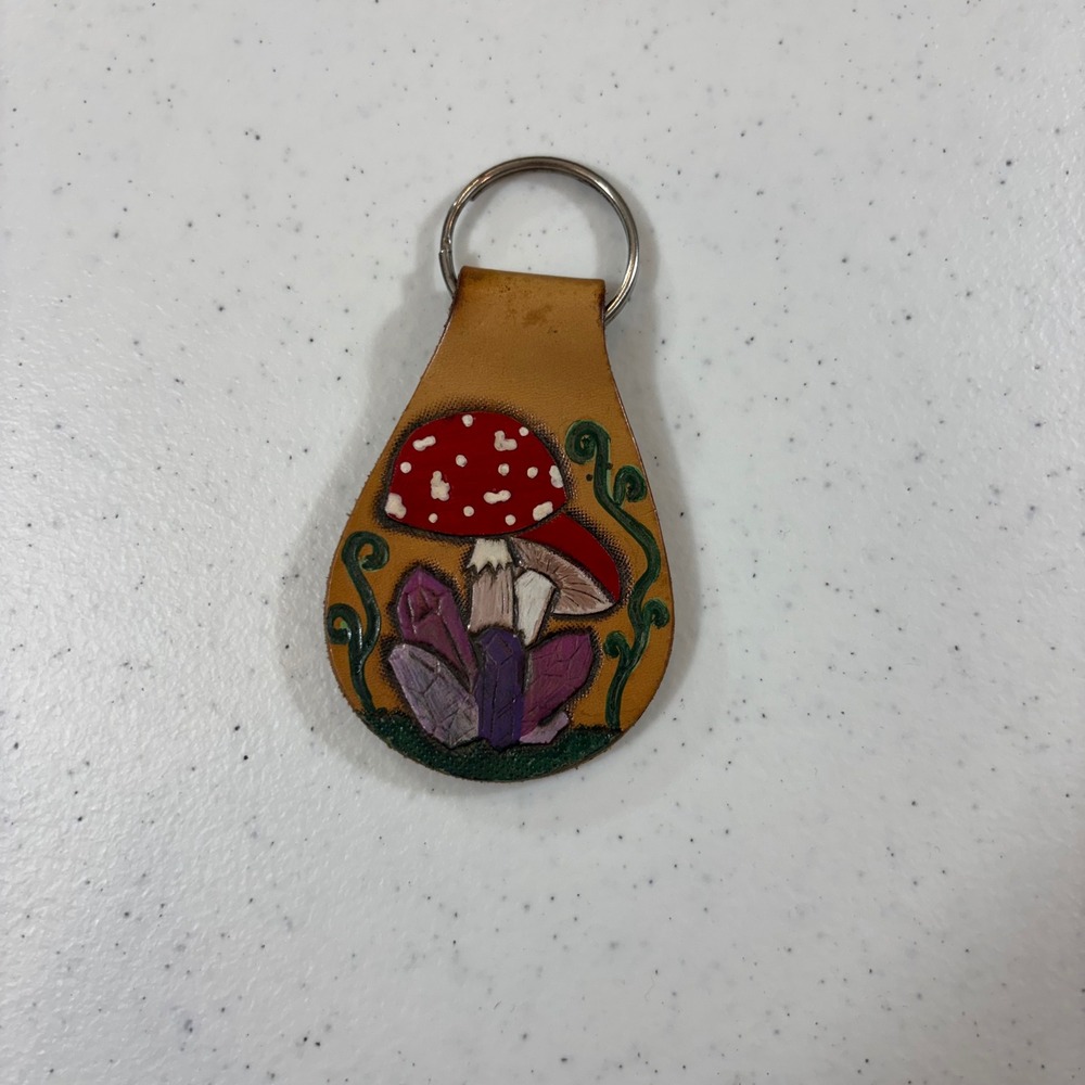 VTG Handmade Leather Mushroom Crystal Keychain Hand Painted Toadstool Fob Tan